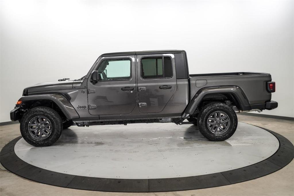 new 2024 Jeep Gladiator car, priced at $40,724