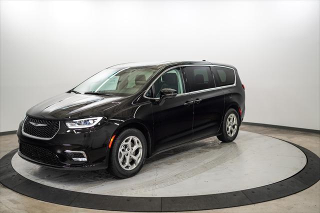 new 2024 Chrysler Pacifica car, priced at $49,024