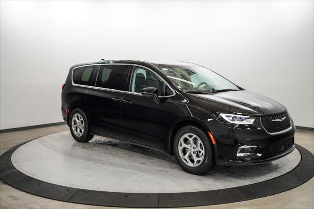 new 2024 Chrysler Pacifica car, priced at $49,024