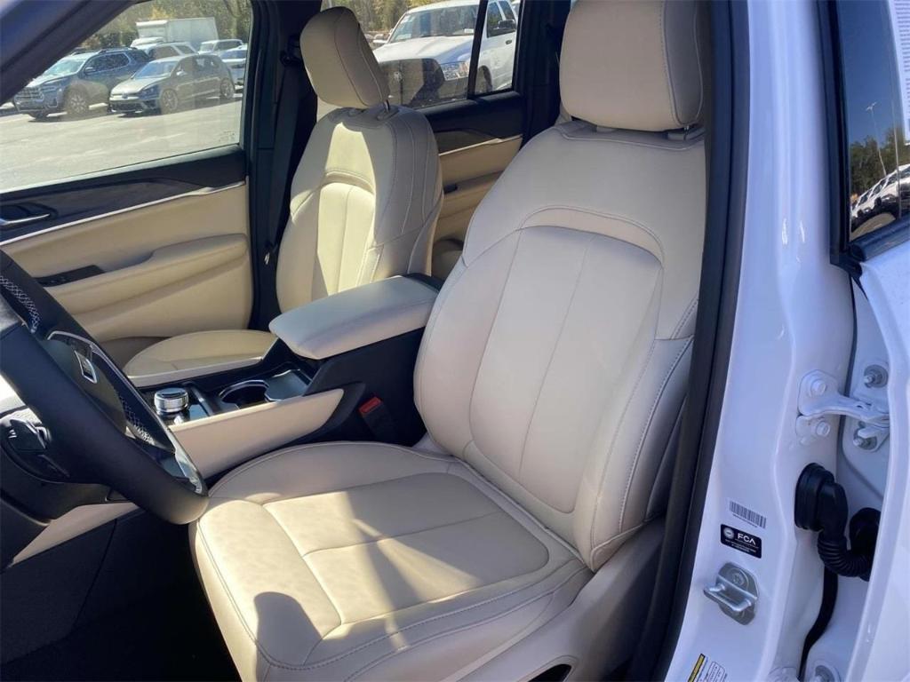 new 2025 Jeep Grand Cherokee car, priced at $42,465