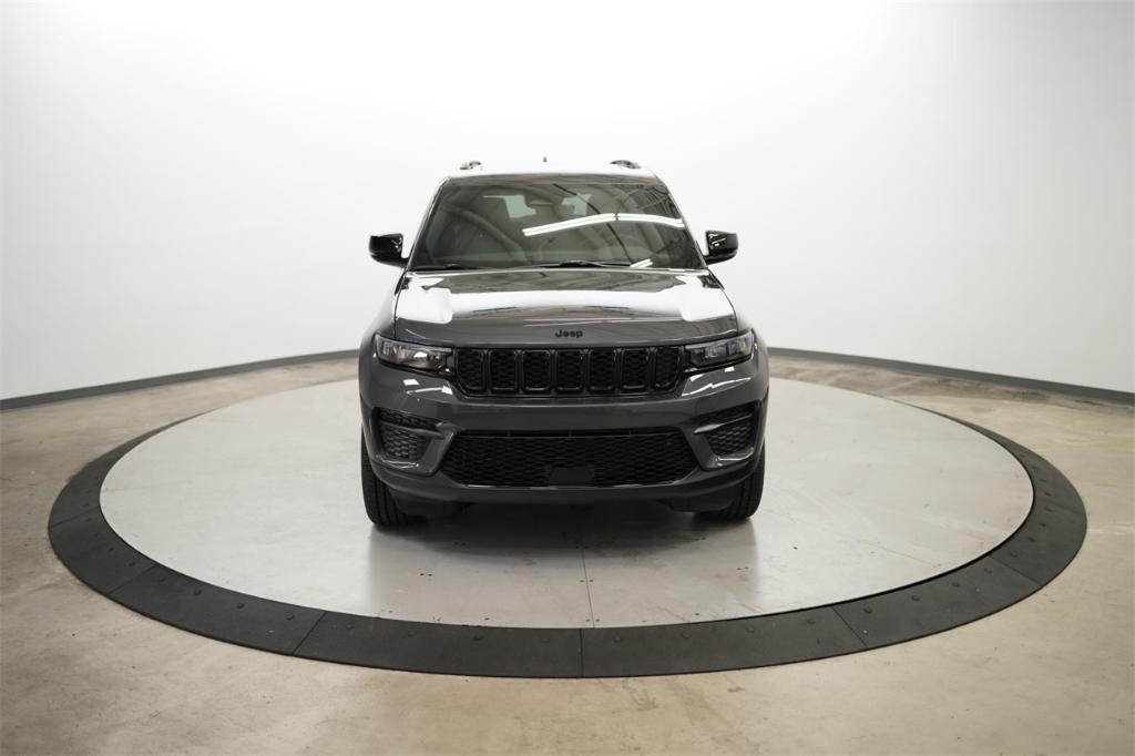 new 2025 Jeep Grand Cherokee car, priced at $43,425