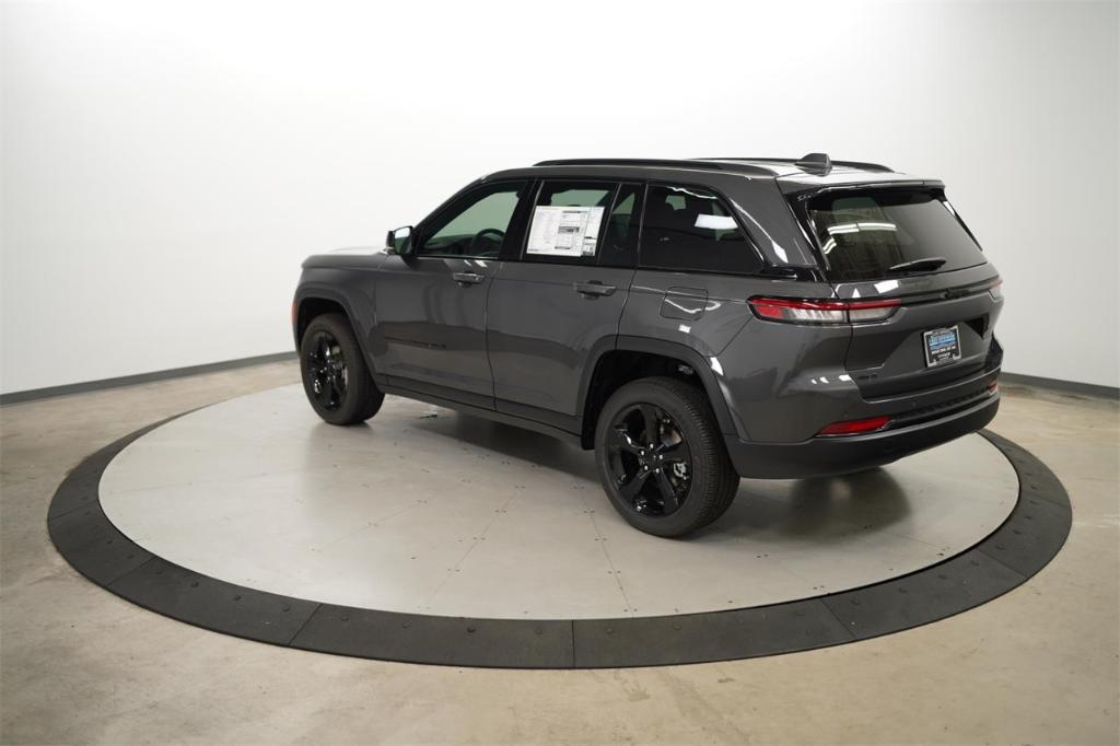 new 2025 Jeep Grand Cherokee car, priced at $43,425