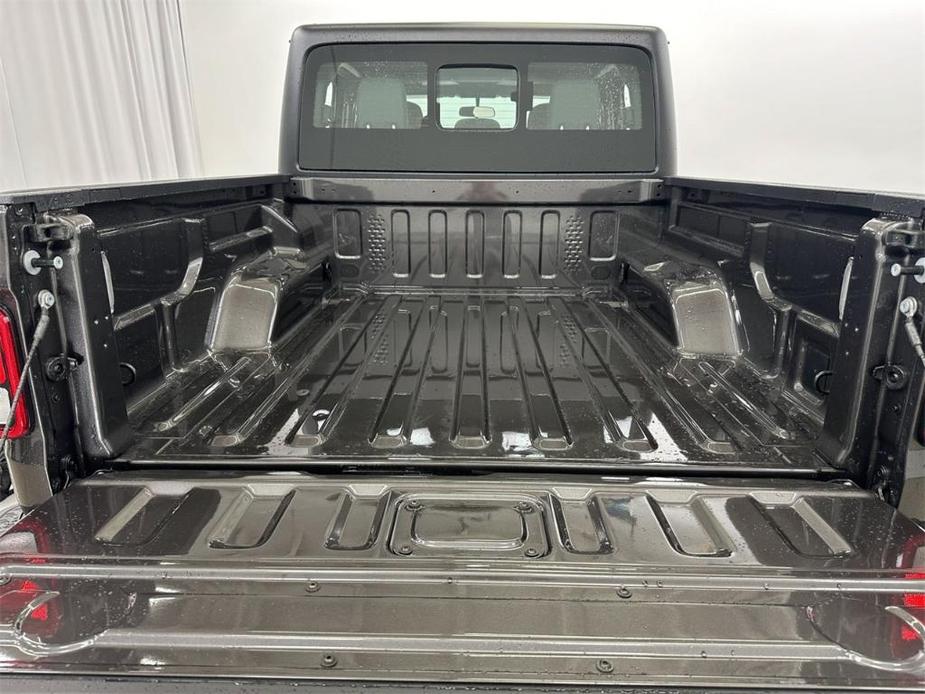 new 2024 Jeep Gladiator car, priced at $35,999