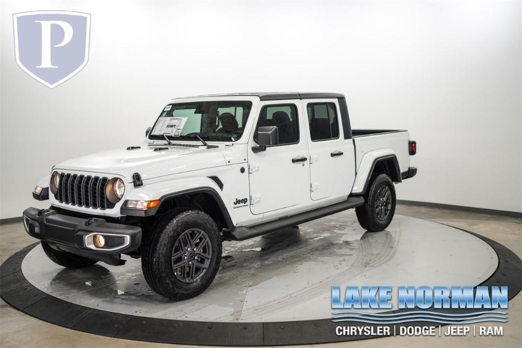 new 2024 Jeep Gladiator car, priced at $45,761