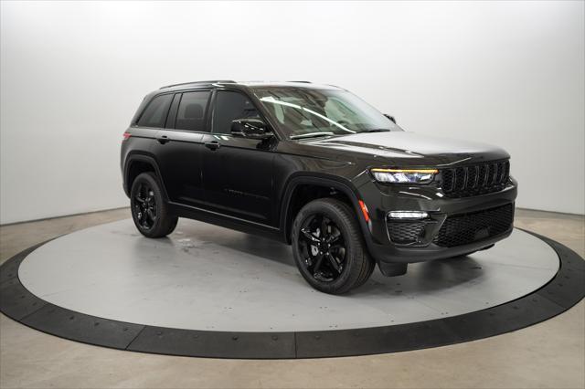 new 2024 Jeep Grand Cherokee car, priced at $45,114