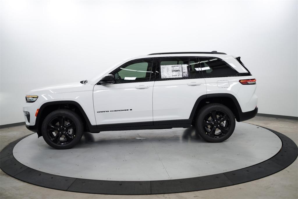 new 2024 Jeep Grand Cherokee car, priced at $51,072