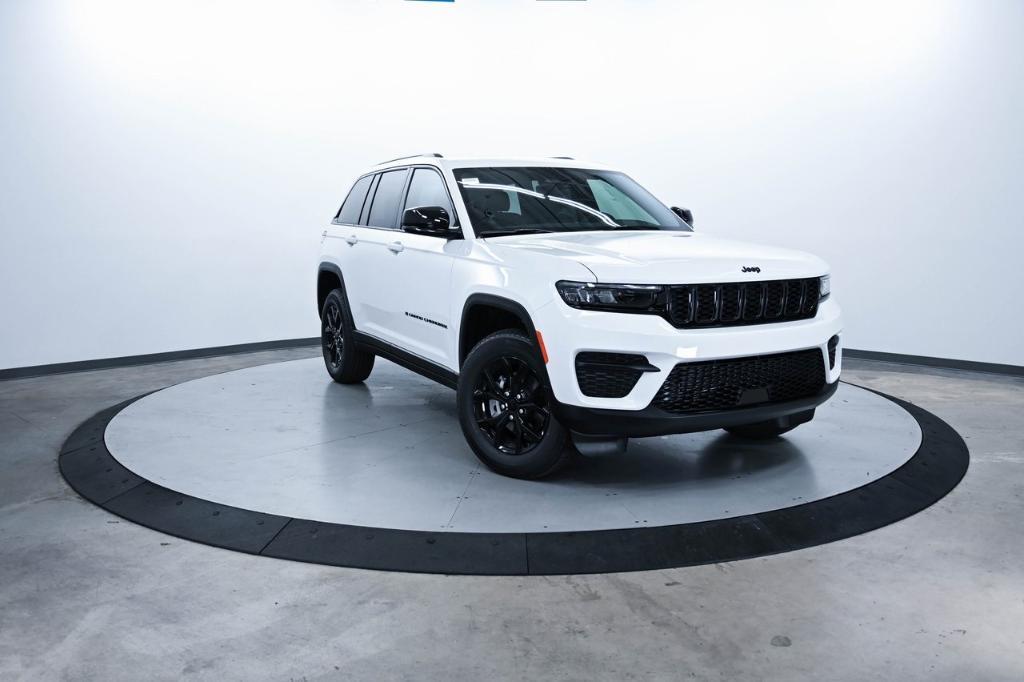 new 2025 Jeep Grand Cherokee car, priced at $37,935