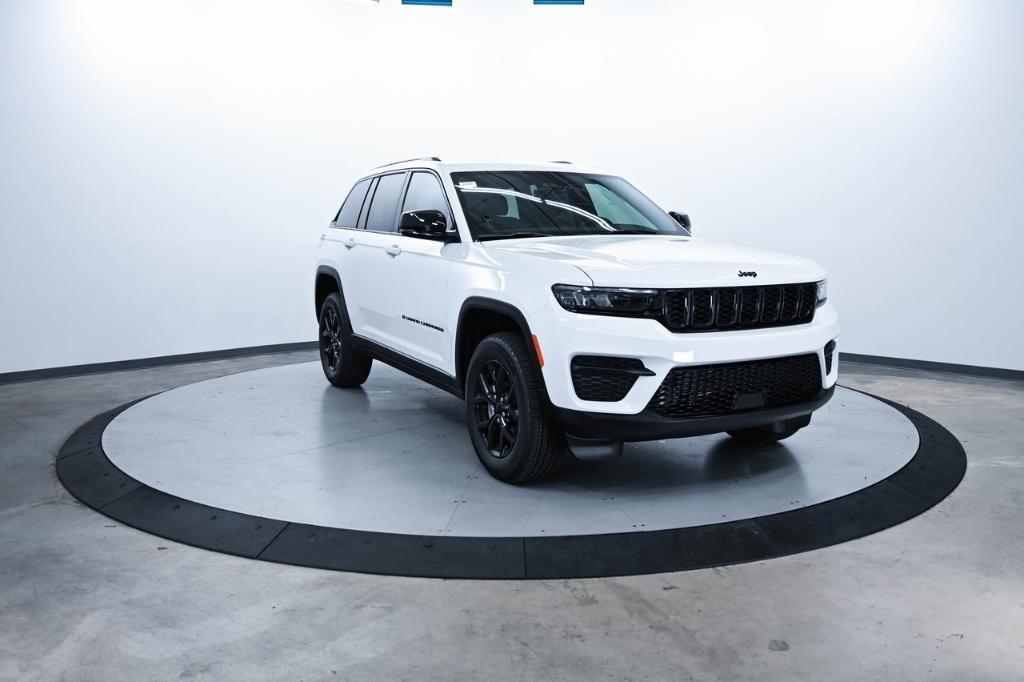 new 2025 Jeep Grand Cherokee car, priced at $37,935