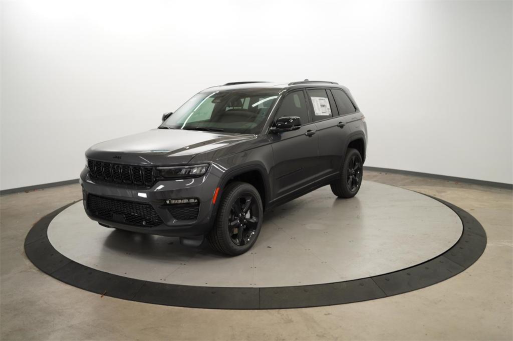 new 2025 Jeep Grand Cherokee car, priced at $47,710