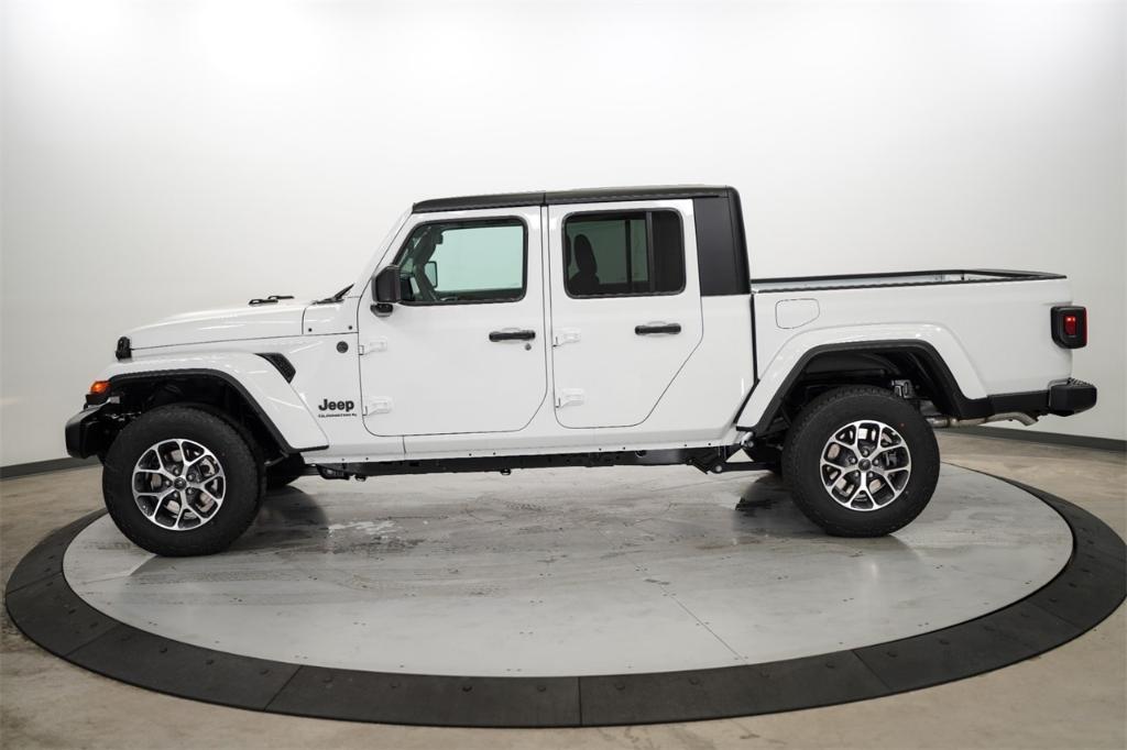 new 2024 Jeep Gladiator car, priced at $43,746