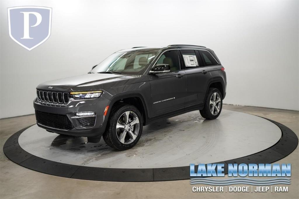 new 2024 Jeep Grand Cherokee car, priced at $43,380