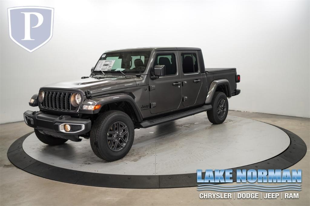 new 2024 Jeep Gladiator car, priced at $45,917