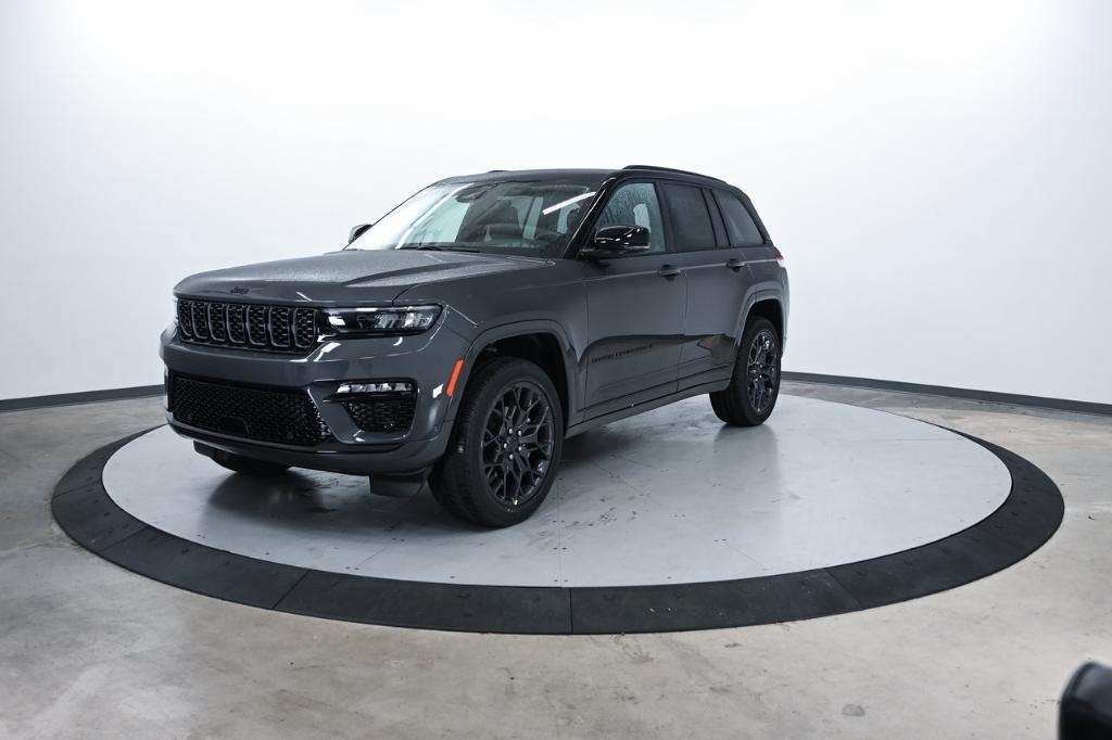 new 2025 Jeep Grand Cherokee car, priced at $67,820