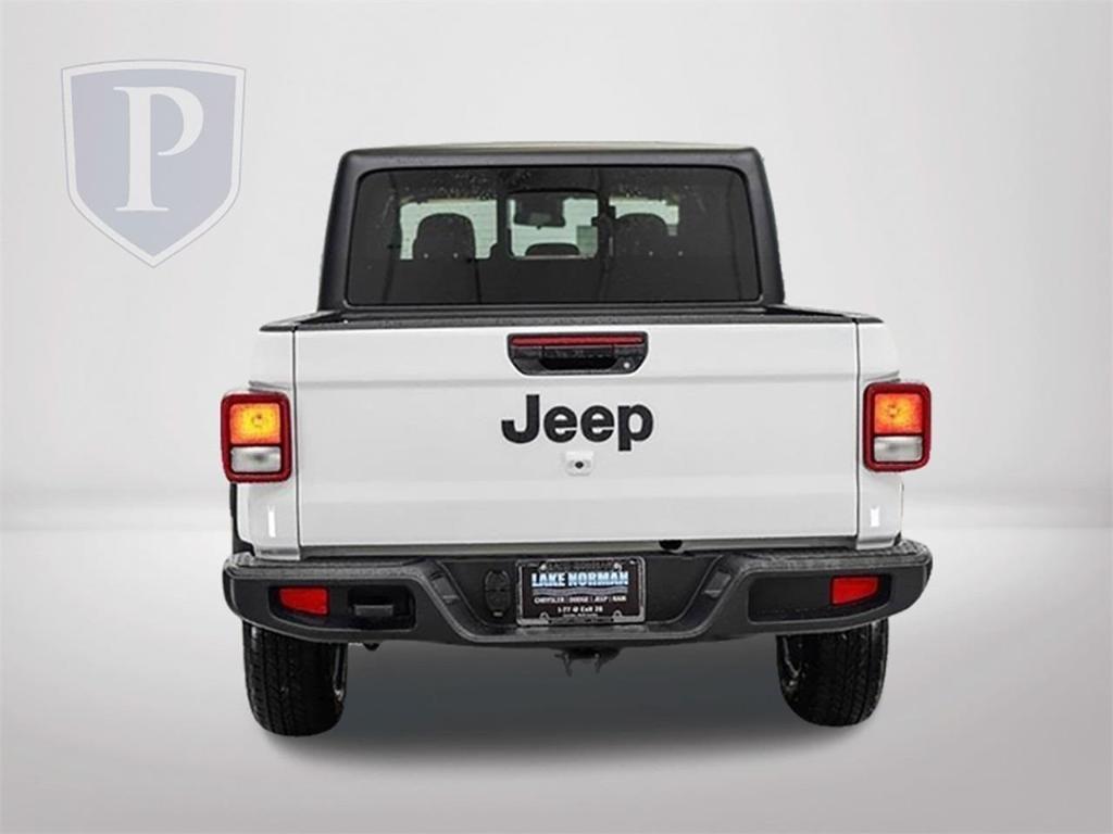 new 2024 Jeep Gladiator car, priced at $40,219