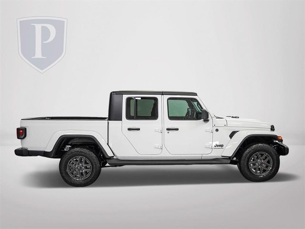 new 2024 Jeep Gladiator car, priced at $40,219