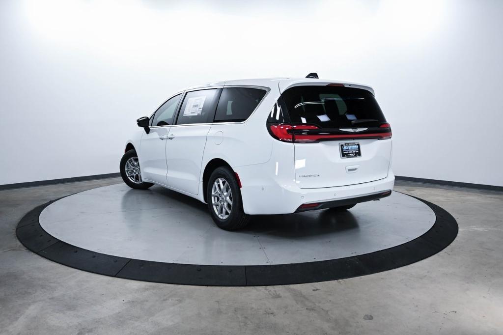 new 2025 Chrysler Pacifica car, priced at $42,425