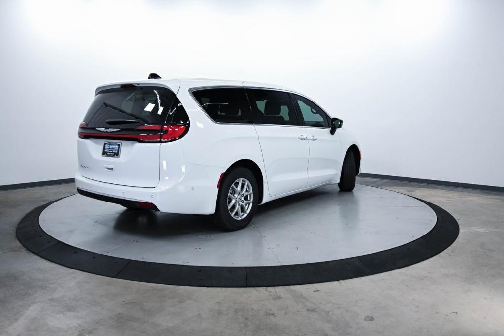 new 2025 Chrysler Pacifica car, priced at $42,425