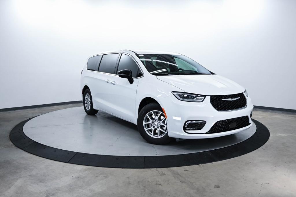 new 2025 Chrysler Pacifica car, priced at $42,425