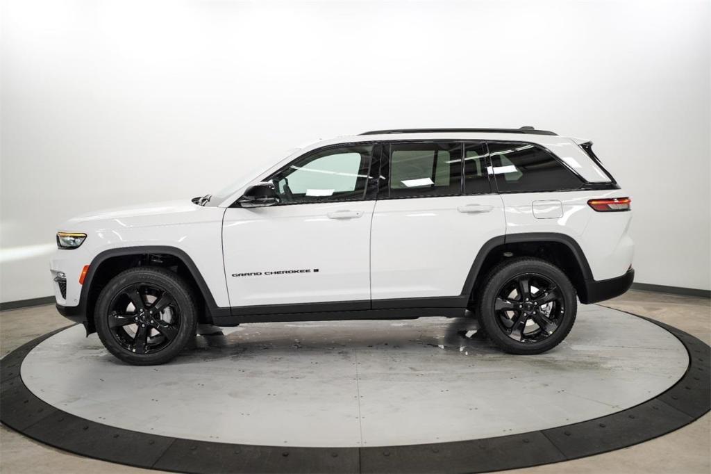 new 2024 Jeep Grand Cherokee car, priced at $44,885