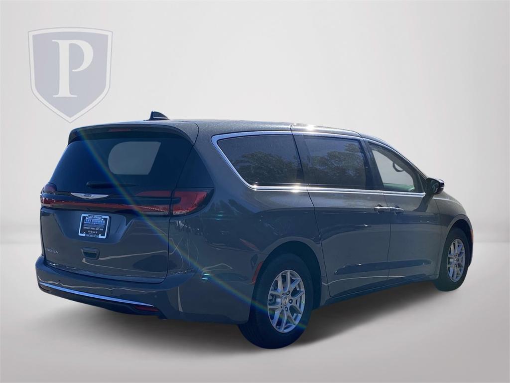 new 2025 Chrysler Pacifica car, priced at $41,640