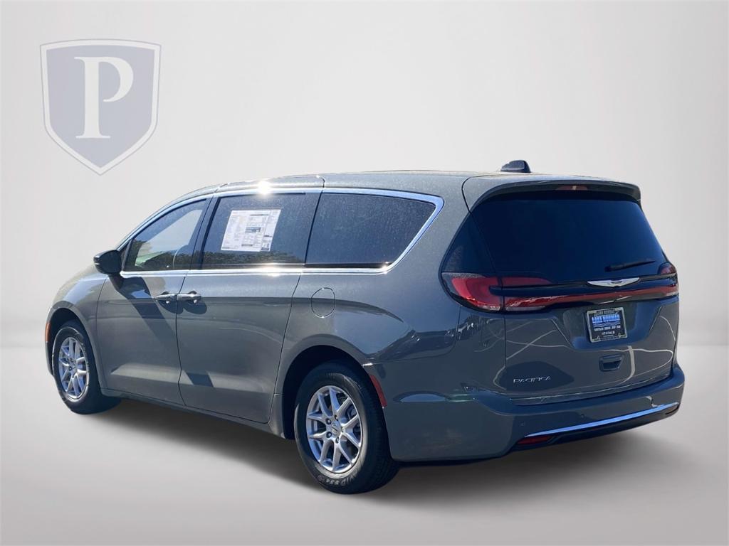 new 2025 Chrysler Pacifica car, priced at $41,640