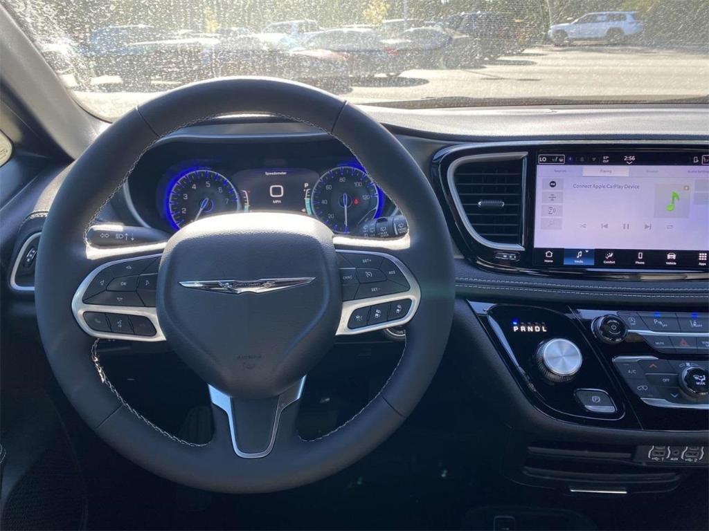 new 2025 Chrysler Pacifica car, priced at $41,640