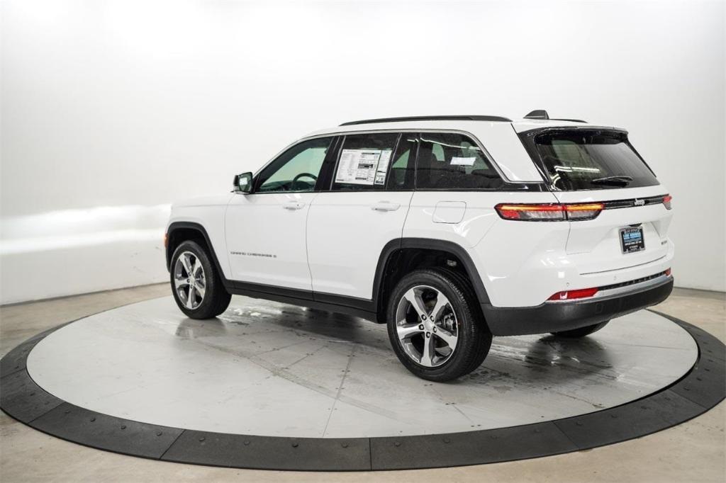 new 2024 Jeep Grand Cherokee car, priced at $42,785