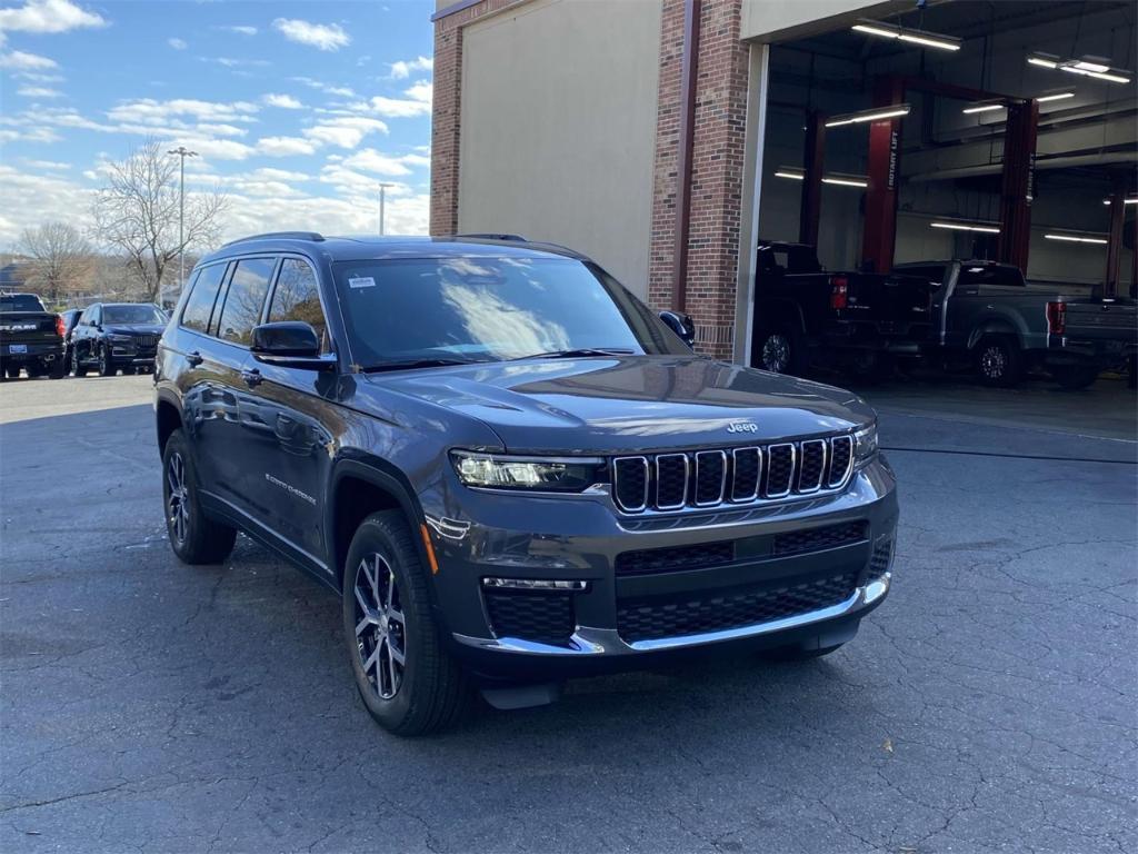 new 2025 Jeep Grand Cherokee L car, priced at $45,910