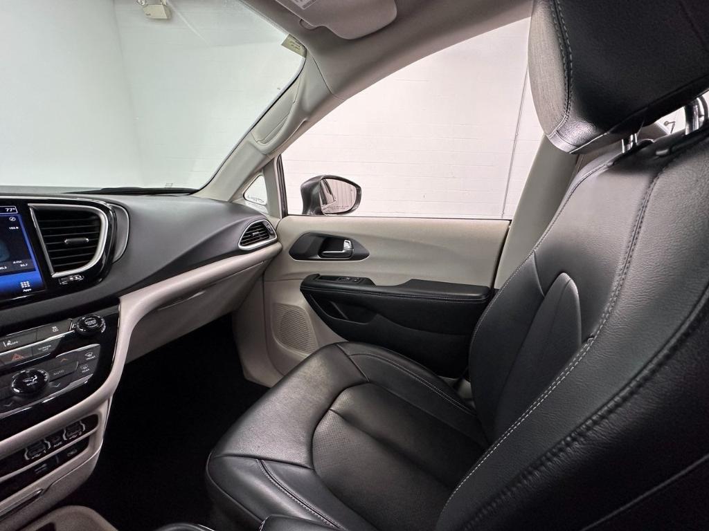 used 2022 Chrysler Pacifica car, priced at $22,000