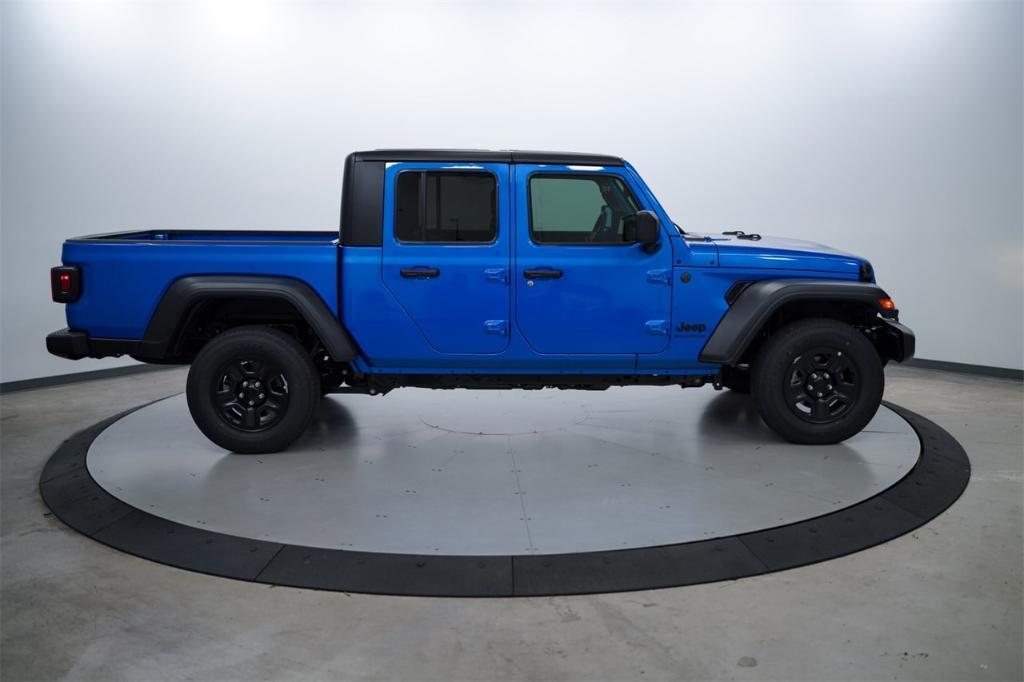 new 2024 Jeep Gladiator car, priced at $33,185