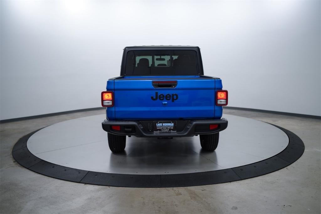 new 2024 Jeep Gladiator car, priced at $33,185