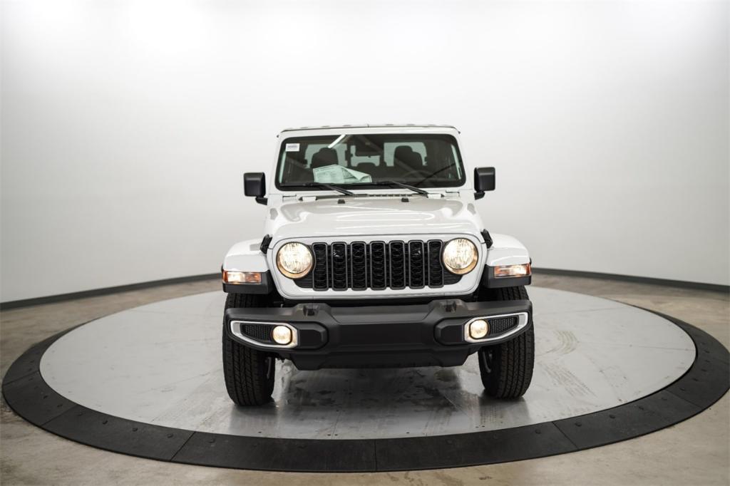 new 2024 Jeep Gladiator car, priced at $43,746