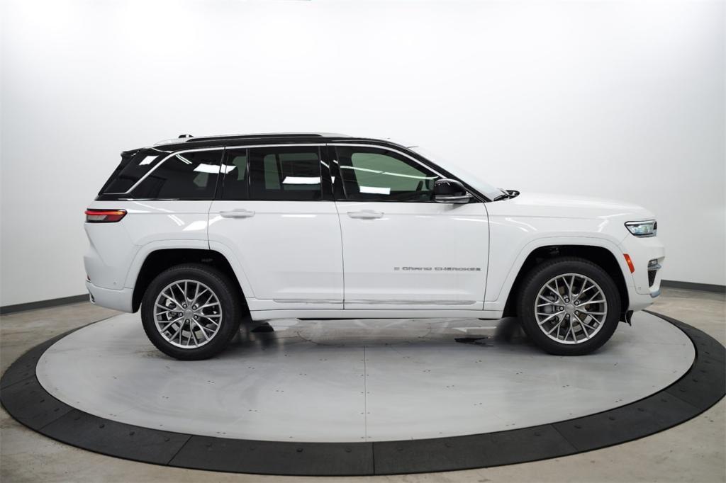 new 2024 Jeep Grand Cherokee car, priced at $52,300