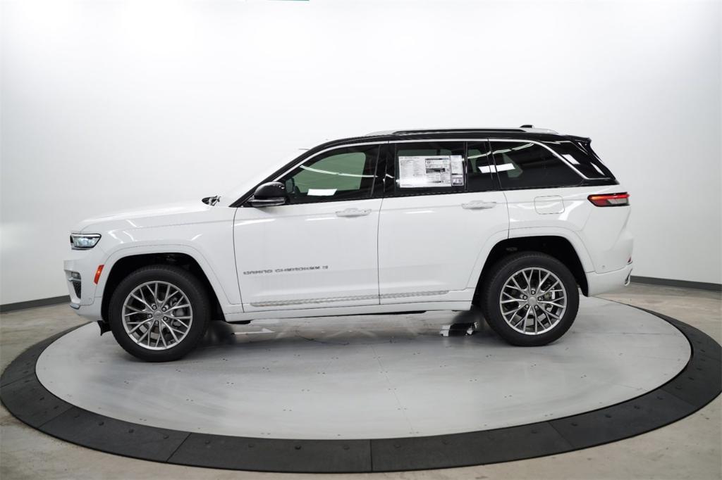 new 2024 Jeep Grand Cherokee car, priced at $52,300