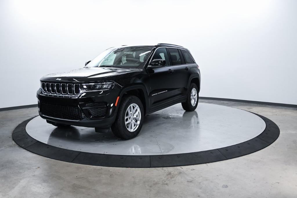 new 2025 Jeep Grand Cherokee car, priced at $37,970