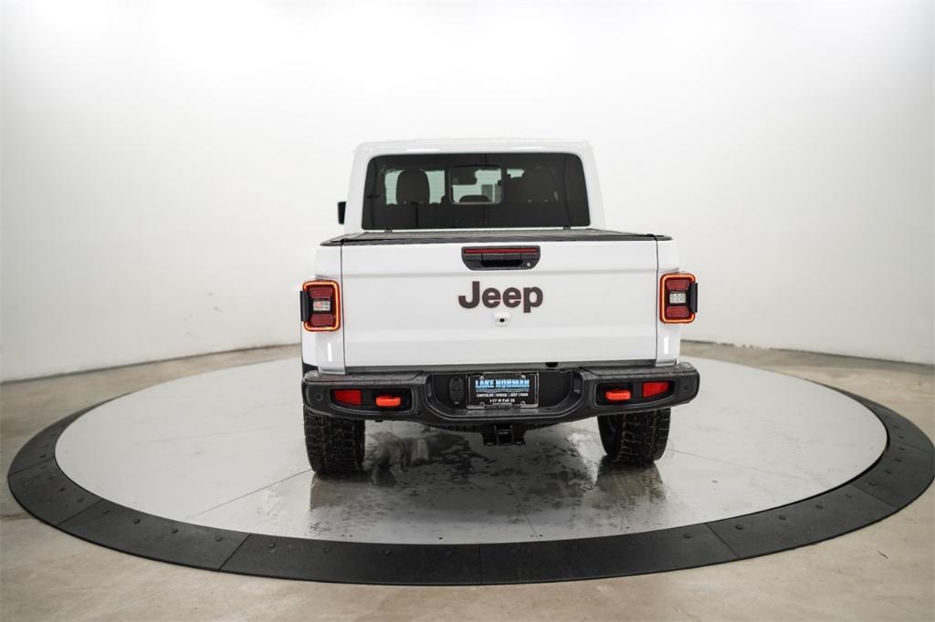 new 2024 Jeep Gladiator car, priced at $53,682