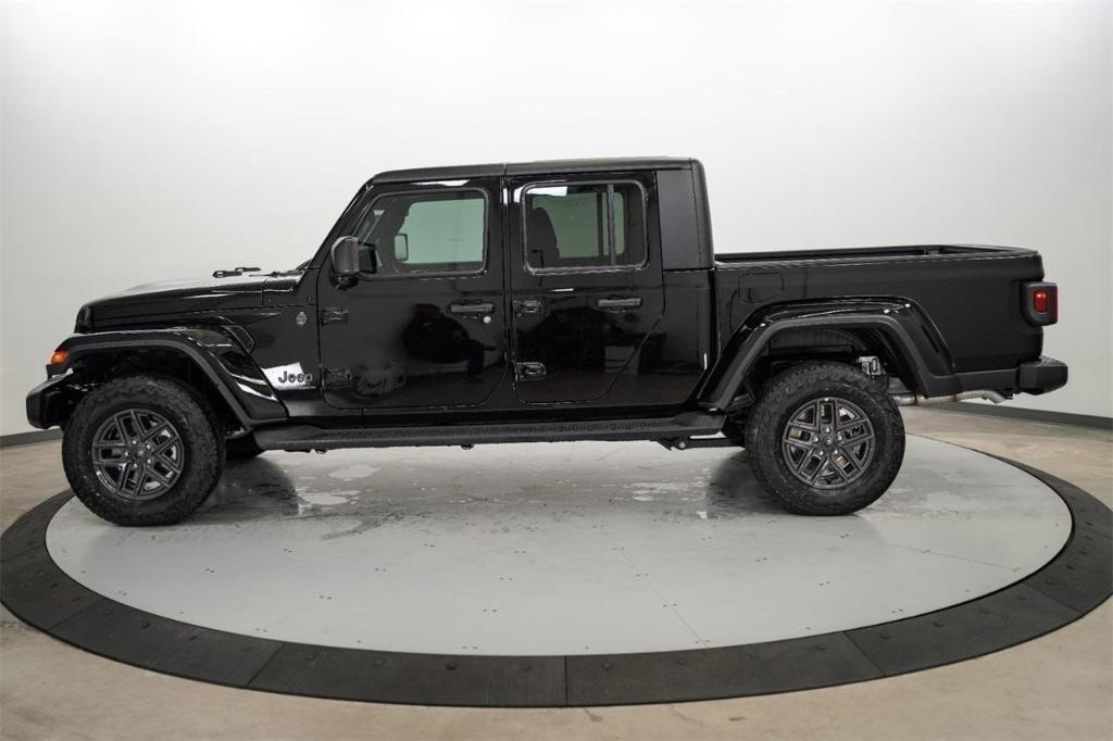 new 2024 Jeep Gladiator car, priced at $40,724