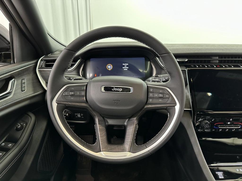 new 2025 Jeep Grand Cherokee car, priced at $46,940