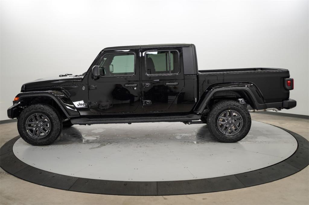 new 2024 Jeep Gladiator car, priced at $46,296