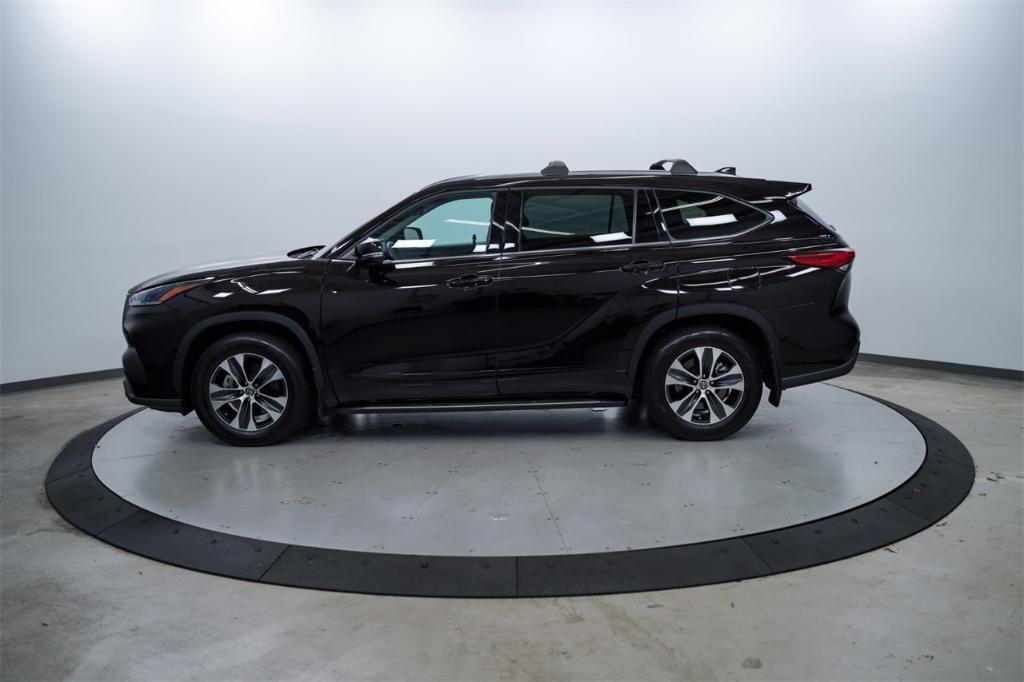 used 2021 Toyota Highlander car, priced at $34,500