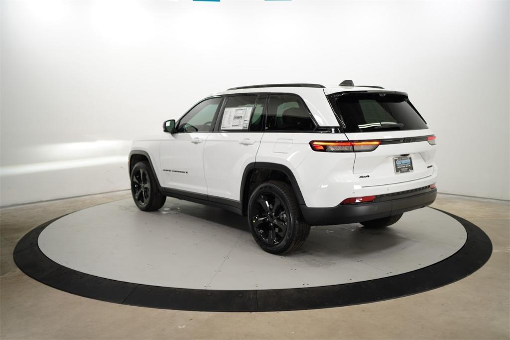 new 2024 Jeep Grand Cherokee car, priced at $46,474