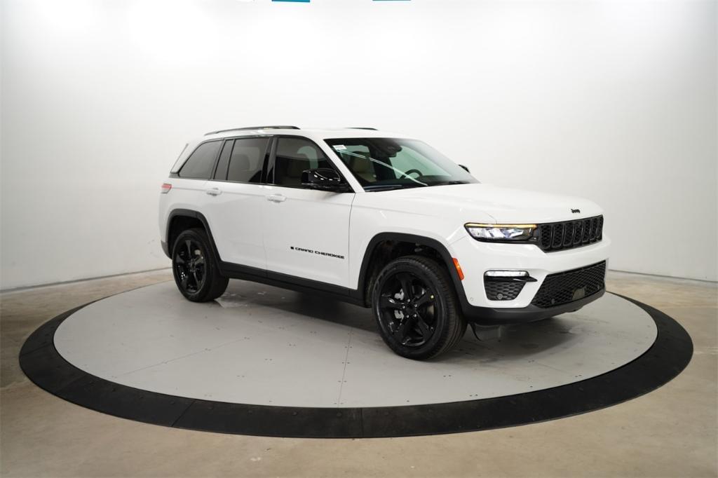 new 2024 Jeep Grand Cherokee car, priced at $46,474