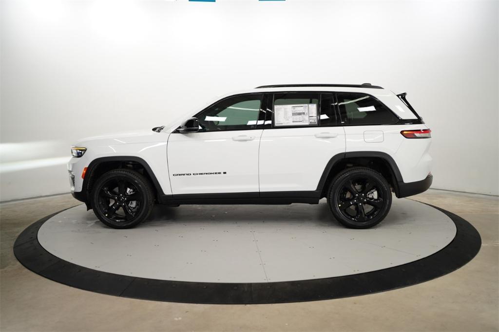 new 2024 Jeep Grand Cherokee car, priced at $46,474