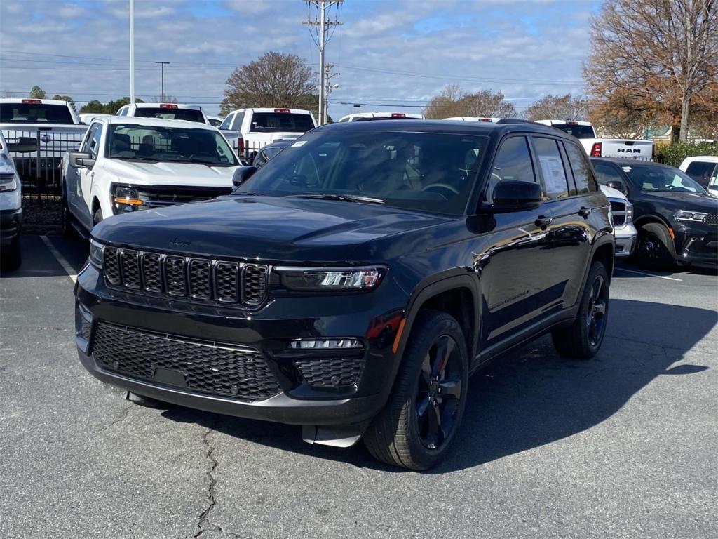 new 2025 Jeep Grand Cherokee car, priced at $52,230