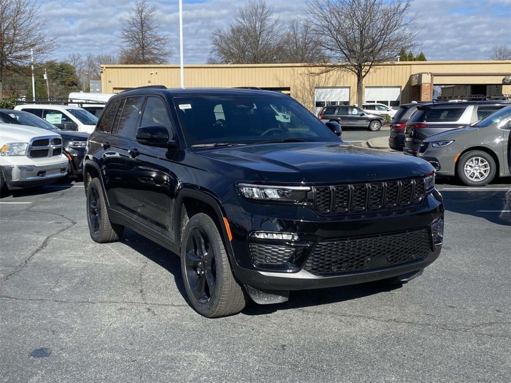 new 2025 Jeep Grand Cherokee car, priced at $52,230