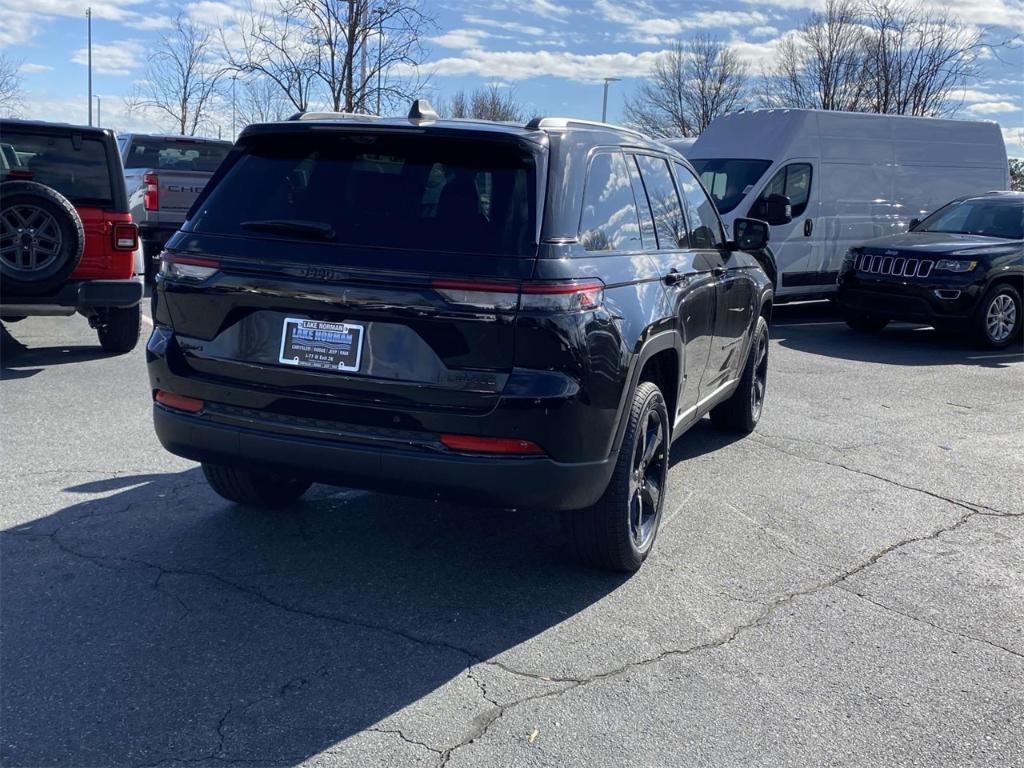 new 2025 Jeep Grand Cherokee car, priced at $52,230