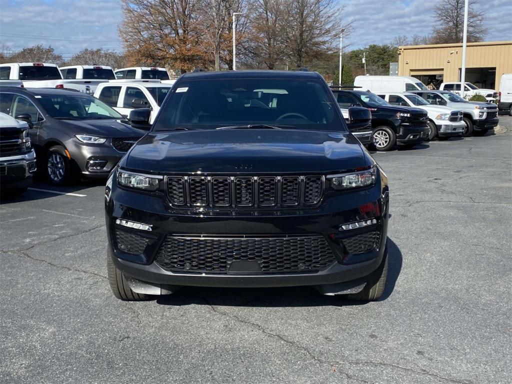 new 2025 Jeep Grand Cherokee car, priced at $52,230