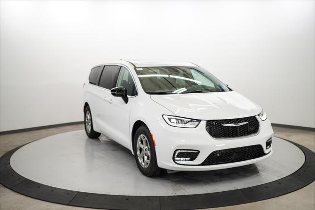 new 2024 Chrysler Pacifica car, priced at $49,024