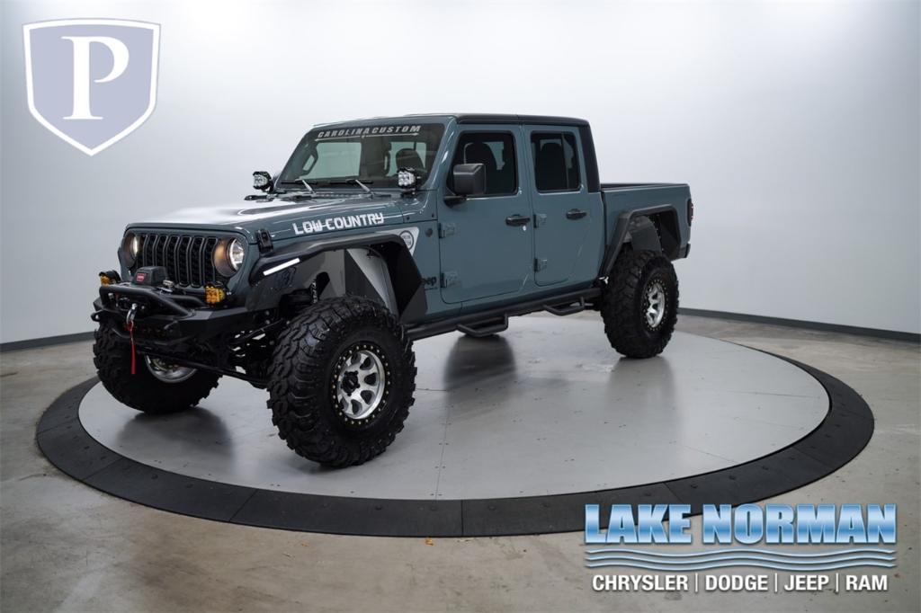 new 2024 Jeep Gladiator car, priced at $55,950