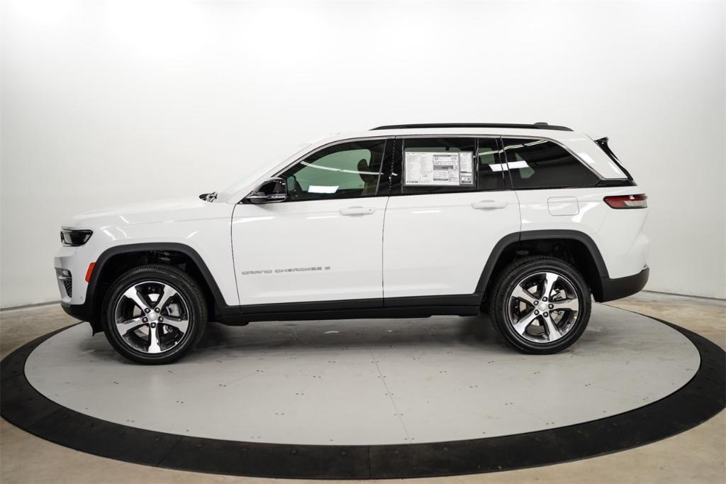 new 2024 Jeep Grand Cherokee car, priced at $47,333